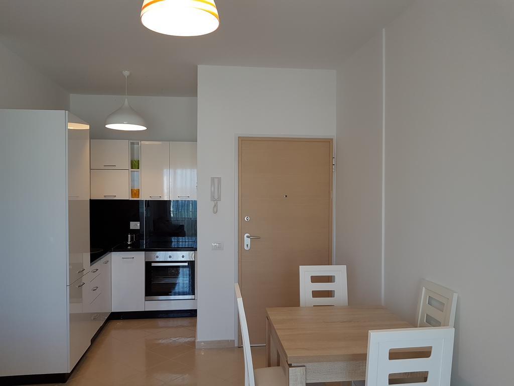Flori Beach Apartment Radhimë Eksteriør bilde